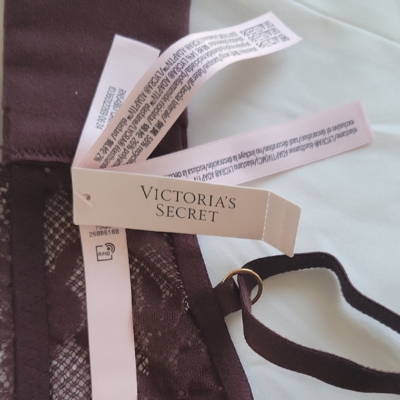 Lace Bralette in Purple - Picture 4 of 5